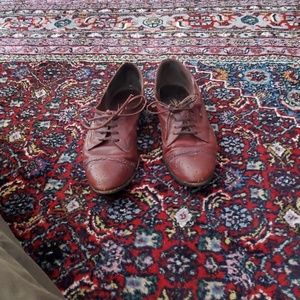 Burgundy all leather tie shoes